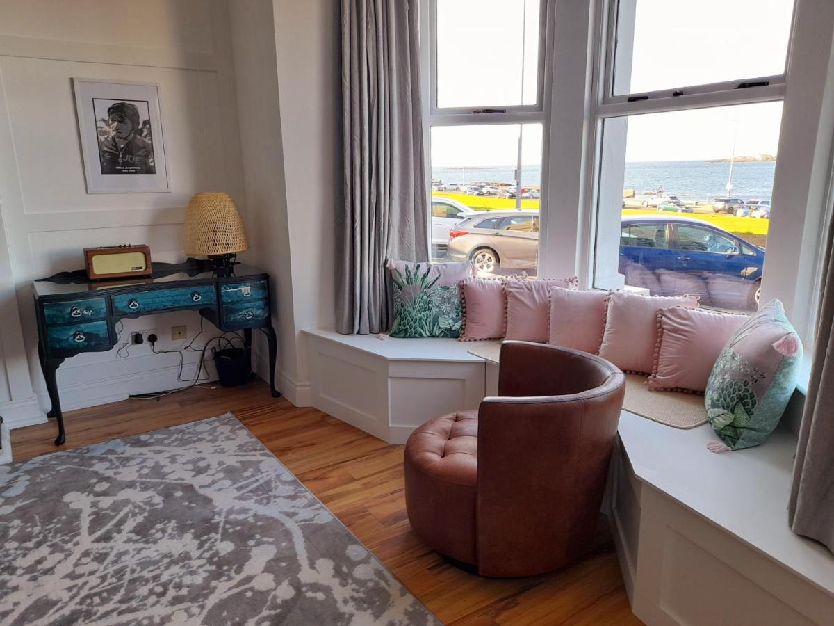 Apartament Stunning 3 Bed Seafront Mansion Building Sleeps 6 Adults Or 8 With Kids Portrush Zewnętrze zdjęcie