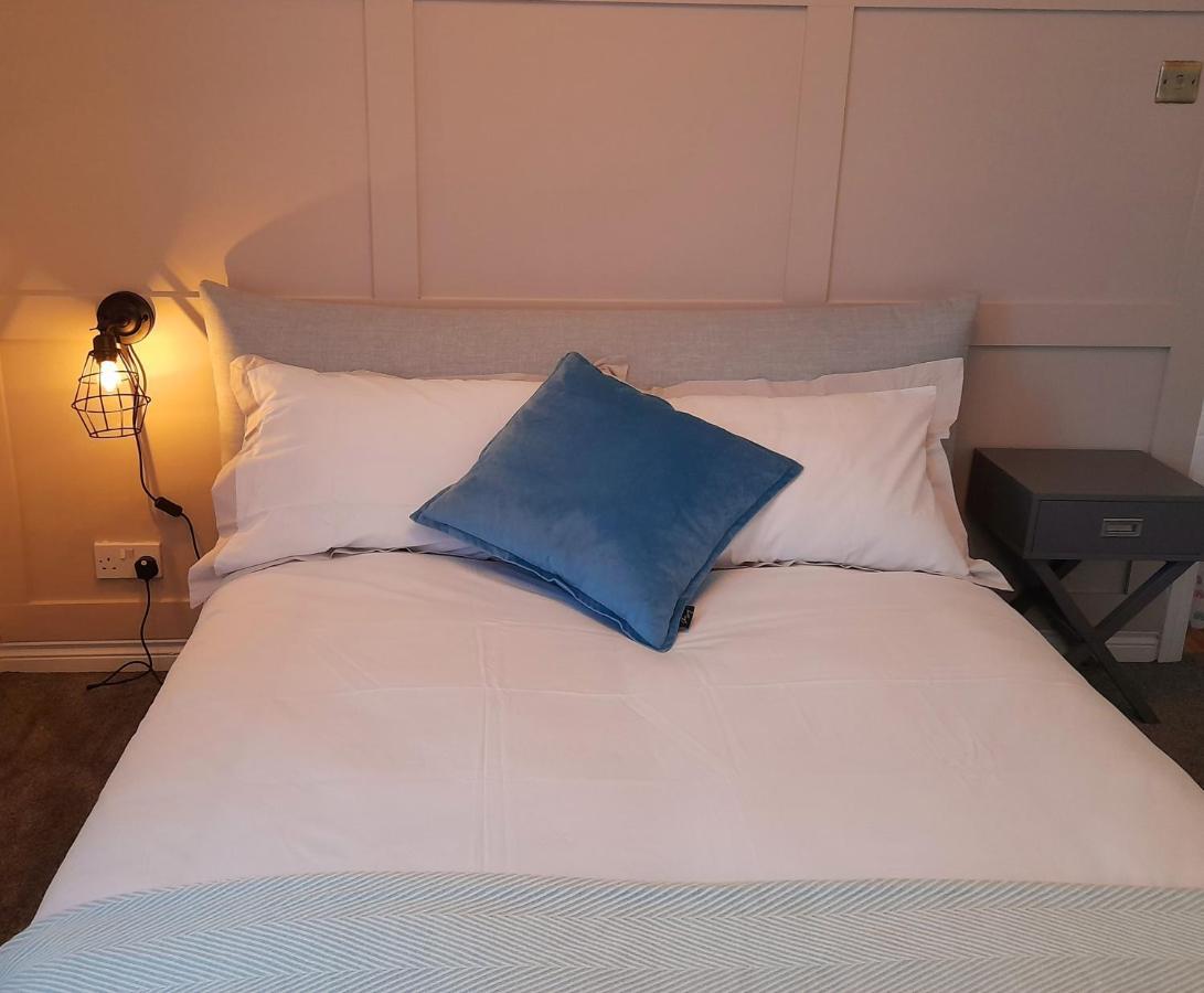 Apartament Stunning 3 Bed Seafront Mansion Building Sleeps 6 Adults Or 8 With Kids Portrush Zewnętrze zdjęcie