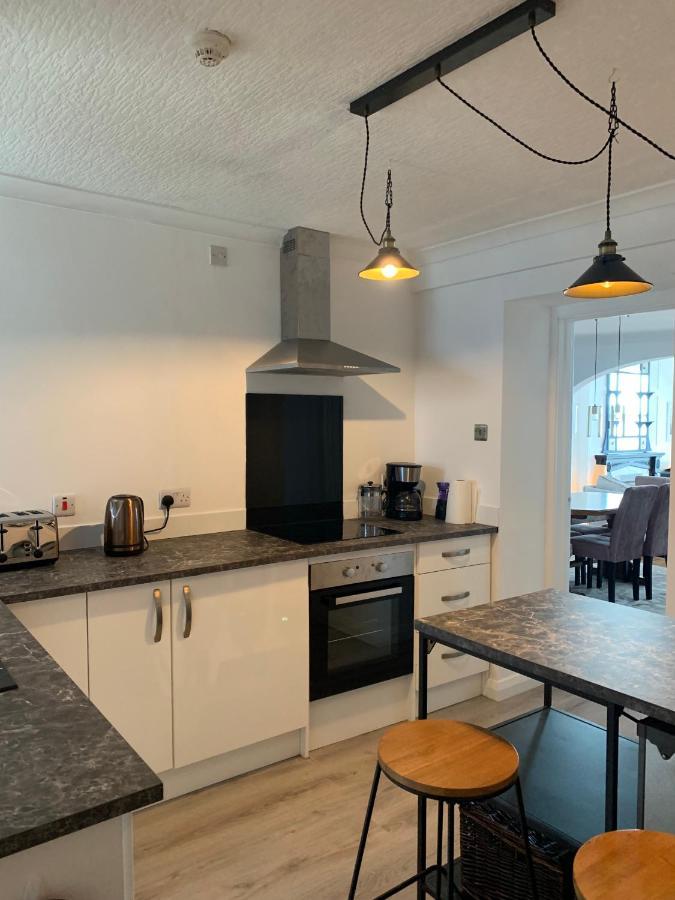 Apartament Stunning 3 Bed Seafront Mansion Building Sleeps 6 Adults Or 8 With Kids Portrush Zewnętrze zdjęcie