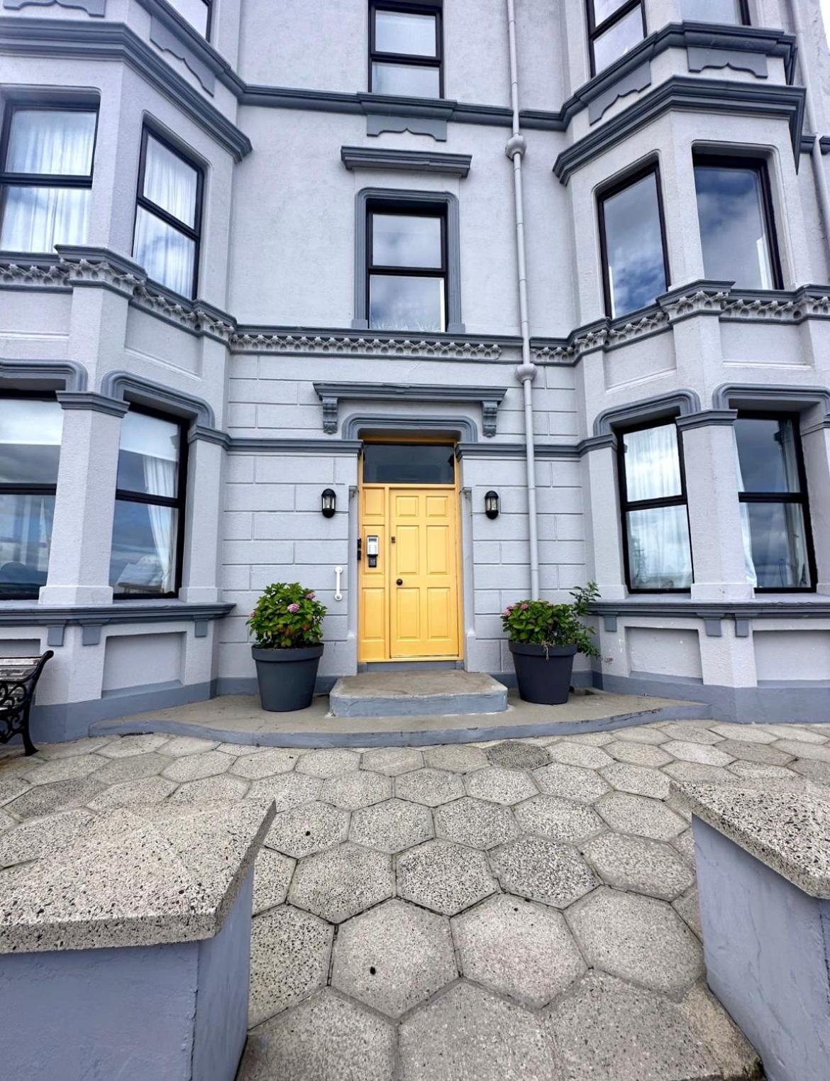 Apartament Stunning 3 Bed Seafront Mansion Building Sleeps 6 Adults Or 8 With Kids Portrush Zewnętrze zdjęcie